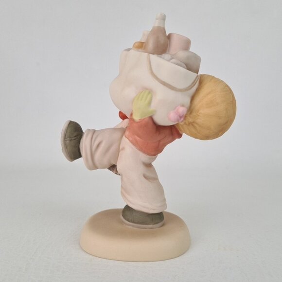 Memories Of Yesterday 522406 Must Feed Them Over Christmas Porcelain Figurine - Picture 3 of 6